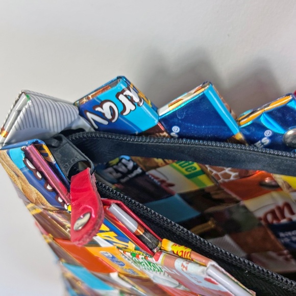 Nahui Ollin Candy Wrapper Handbag, Designer handbag from recycled candy wrappers - Picture 6 of 12